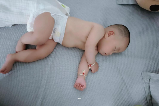 襄阳几个月宝宝可以竖抱