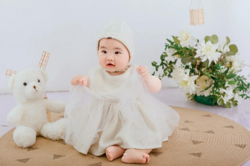 襄阳宝宝吐奶正常吗